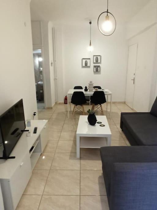 Pagrati Apartment Διαμέρισμα Παγκράτι アテネ エクステリア 写真
