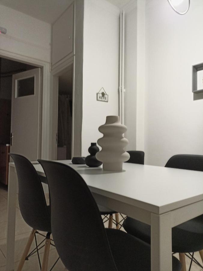 Pagrati Apartment Διαμέρισμα Παγκράτι アテネ エクステリア 写真