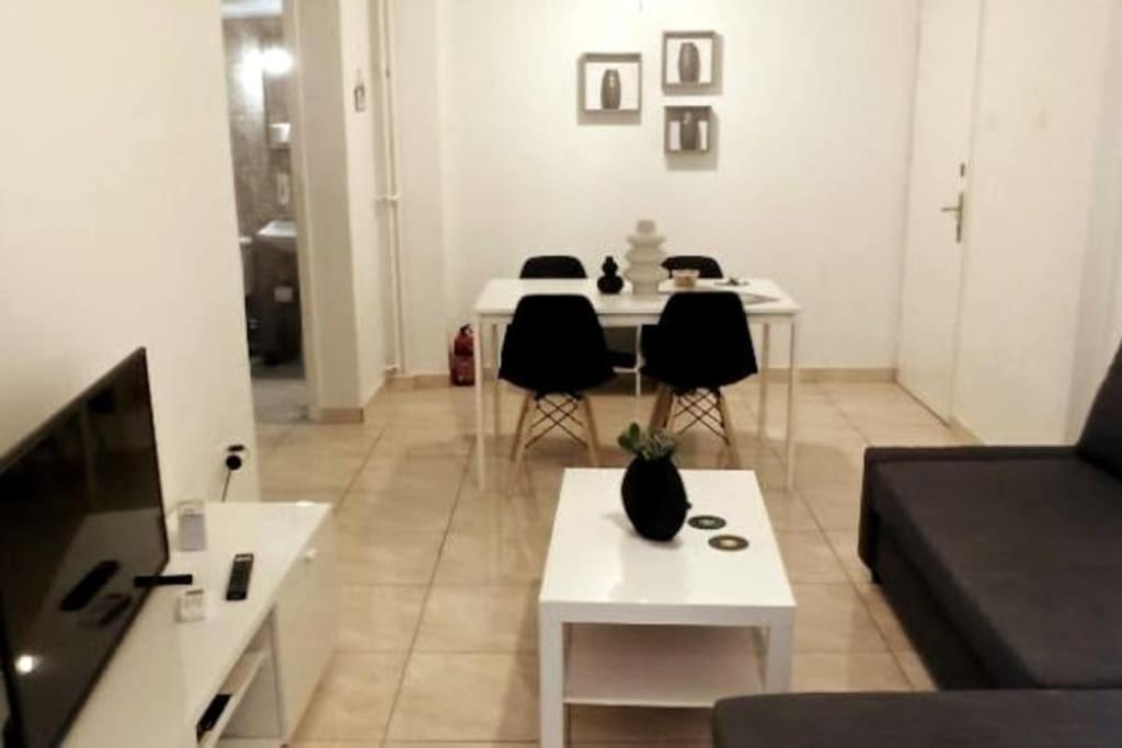 Pagrati Apartment Διαμέρισμα Παγκράτι アテネ エクステリア 写真