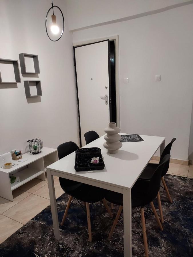 Pagrati Apartment Διαμέρισμα Παγκράτι アテネ エクステリア 写真