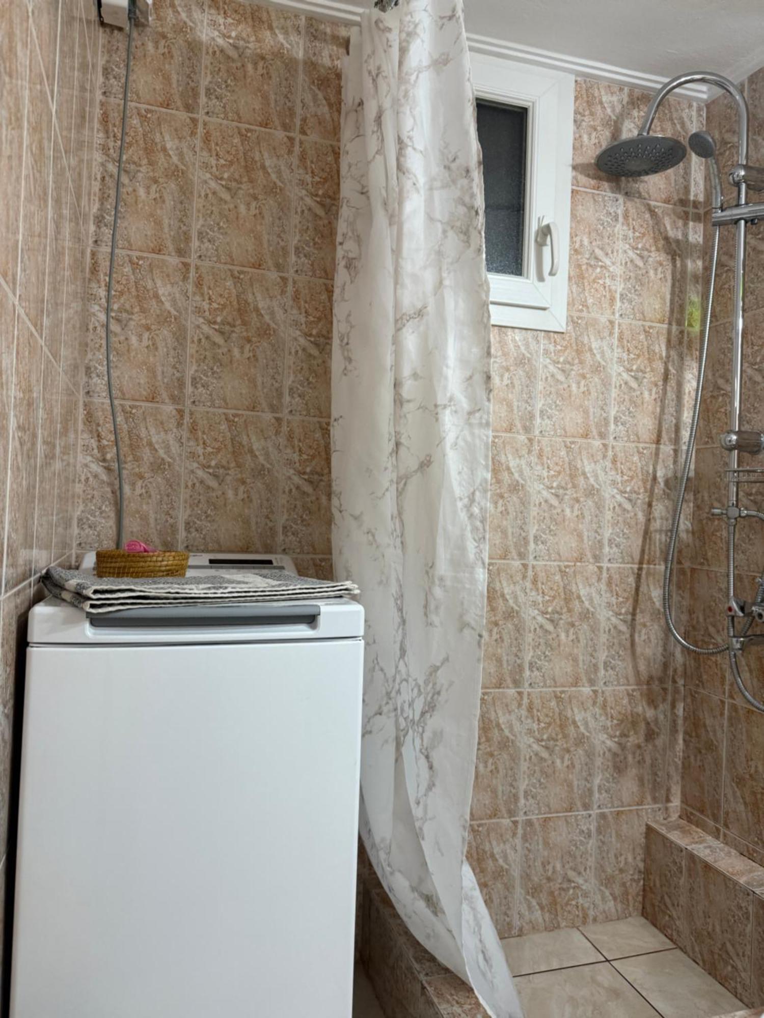 Pagrati Apartment Διαμέρισμα Παγκράτι アテネ エクステリア 写真